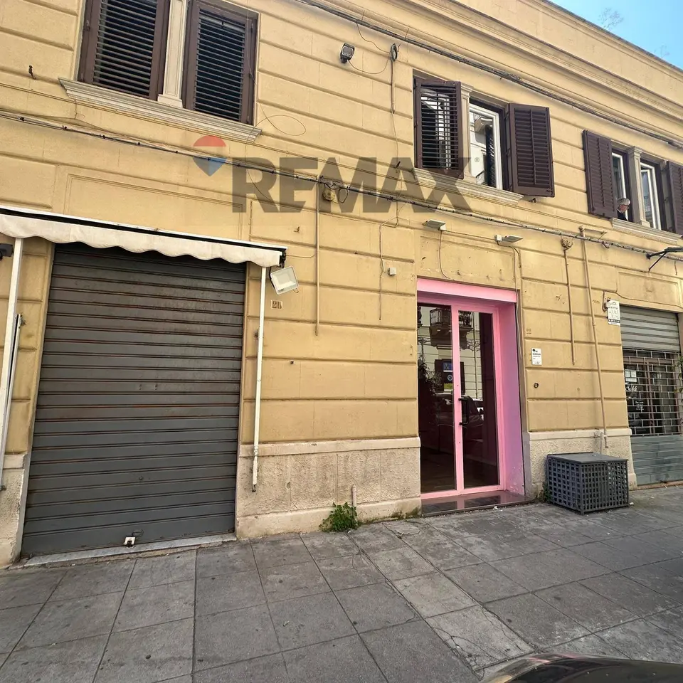 Negozio in Affitto a Palermo