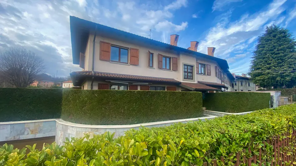 Villa in VIA DON CARLO GNOCCHI 14, Presezzo (BG) 484 m², 14 locali, 8 bagni