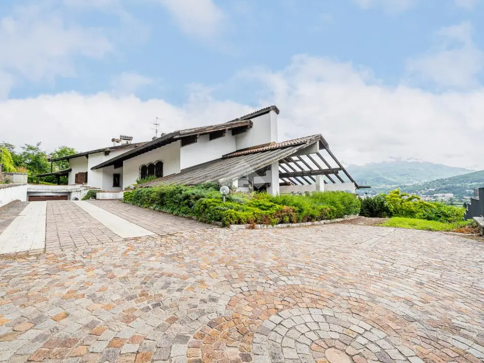 Villa singola in vendita a Isera