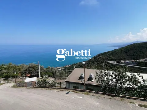 Appartamento in via Guglielmo Marconi, Caronia (ME)