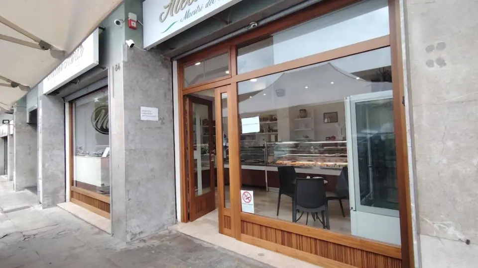 Negozio in Via Sampolo 84, Palermo (PA)