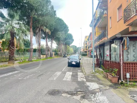 Magazzino in Viale Sant'Angelo 219, Corigliano-Rossano (CS)