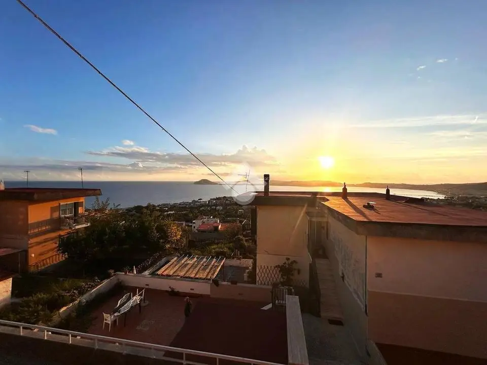 Trilocale in vendita a Pozzuoli