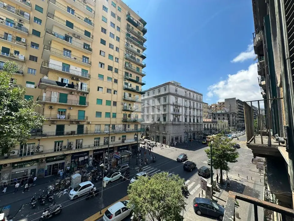 Multilocale in vendita a Napoli