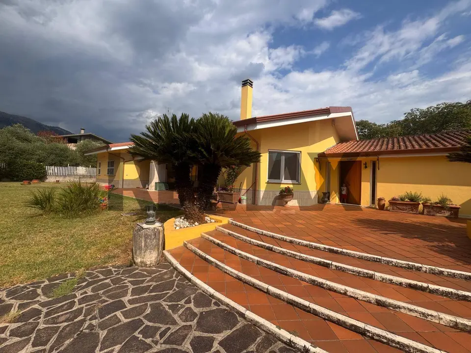 Casa Indipendente in Vendita a Cervaro