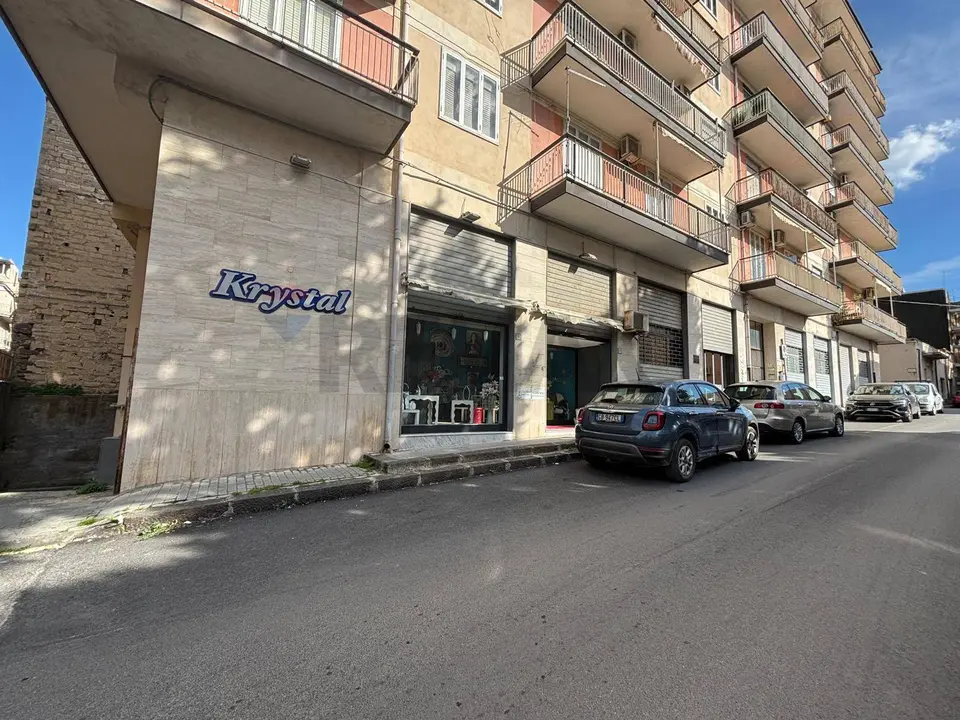 Negozio in Vendita a Francofonte