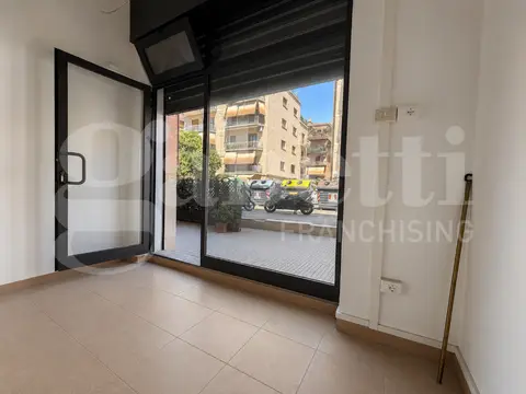 Negozio in Via delle Rose, Roma (RM)
