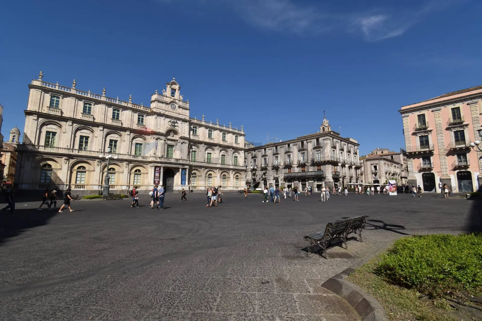 Locale Commerciale in Affitto a Catania