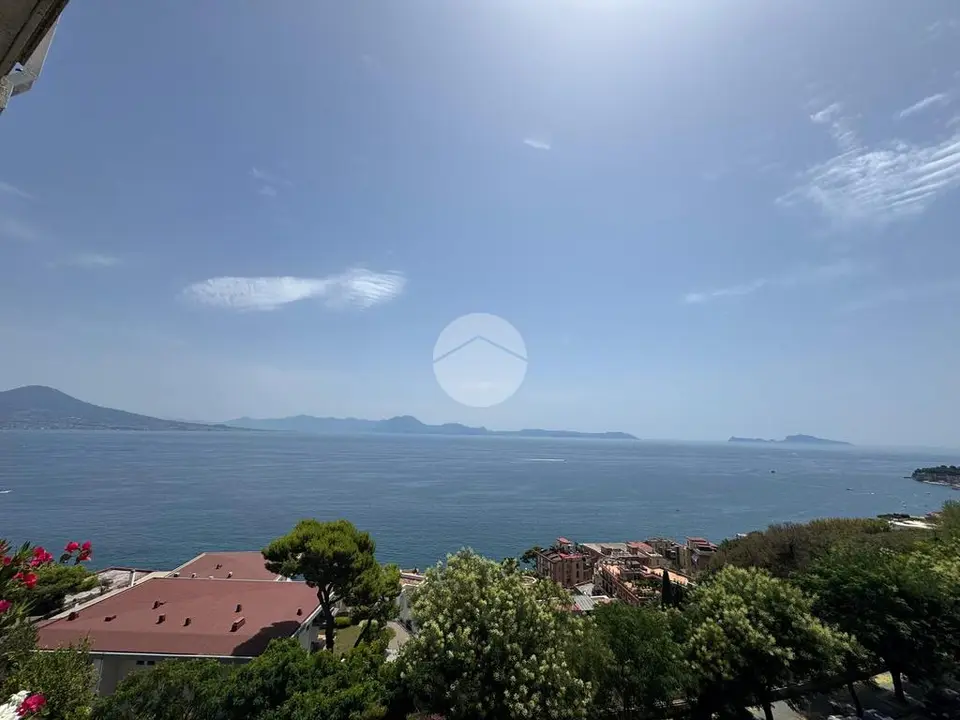 Trilocale in affitto a Napoli