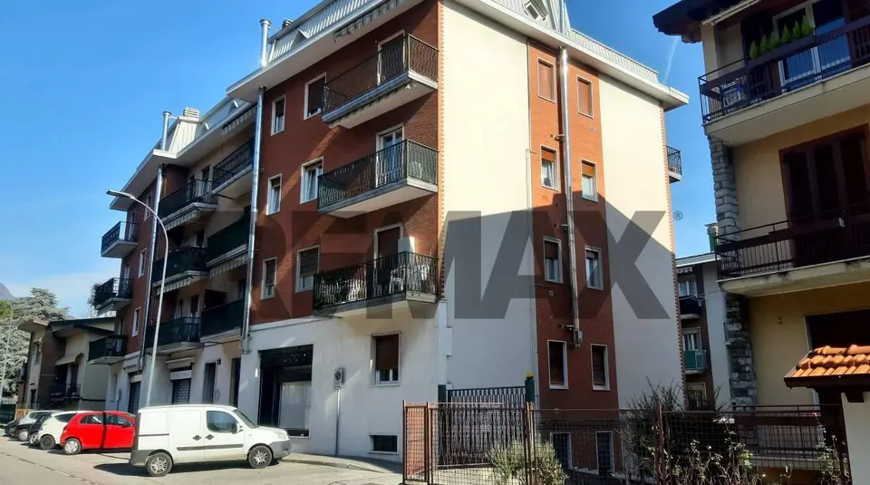 Appartamento in Vendita a Erba
