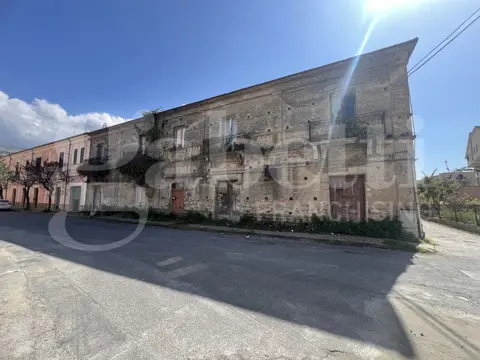 Casa Indipendente in VIA GARIBALDI  17, Amantea (CS)