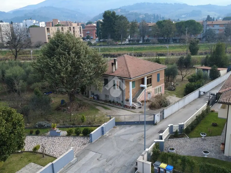 Villa singola in vendita a Foligno