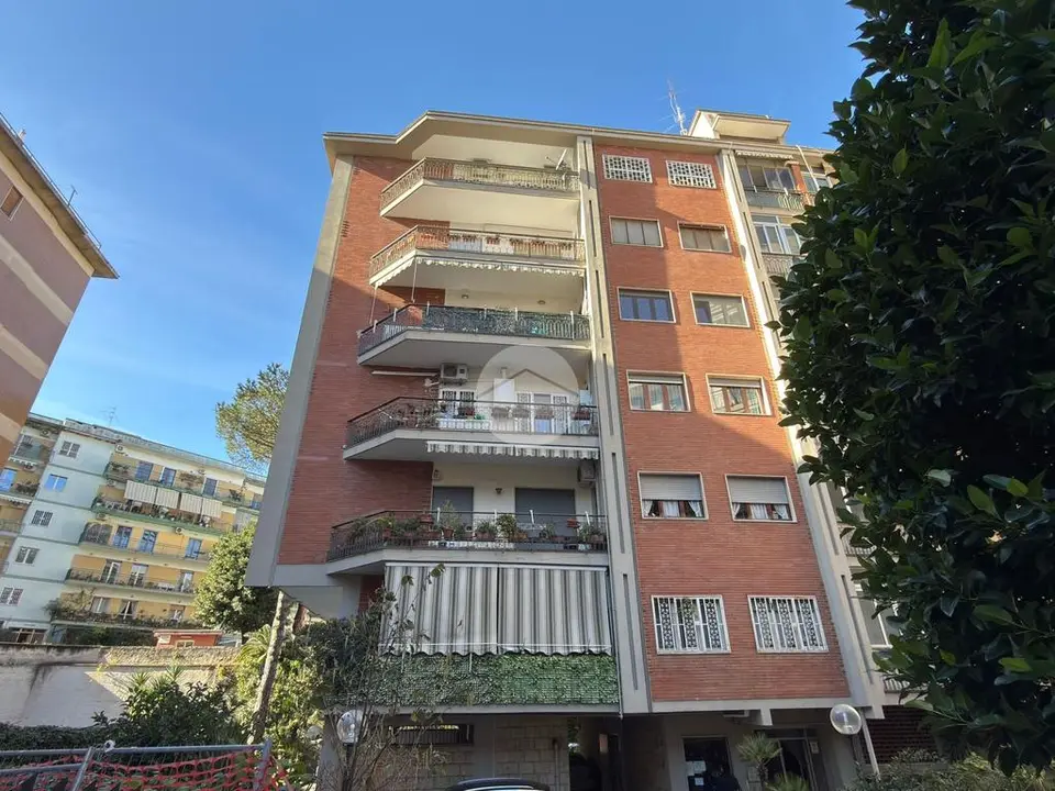 6 locali in vendita a Napoli