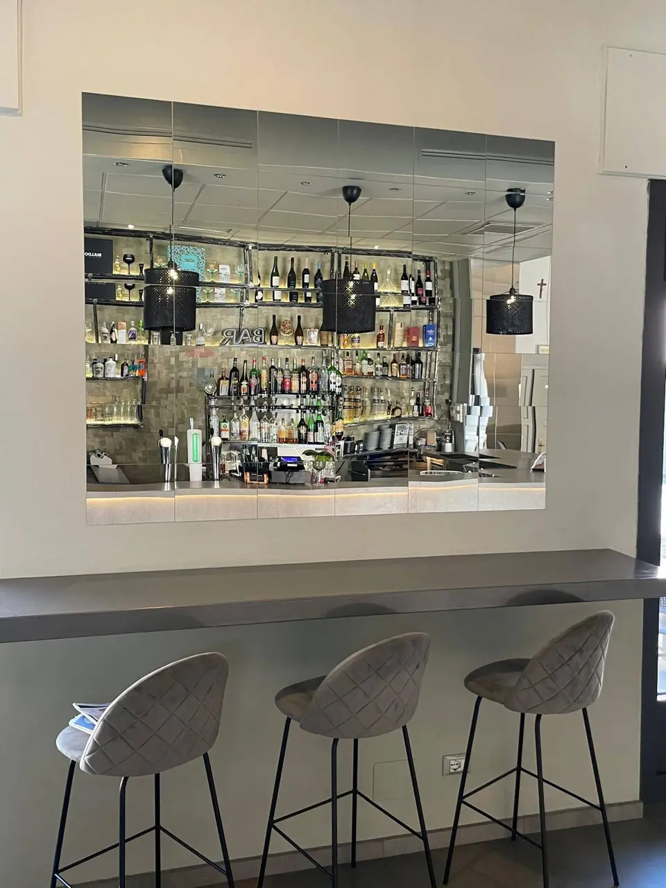 Bar in Vendita a Carpignano Sesia