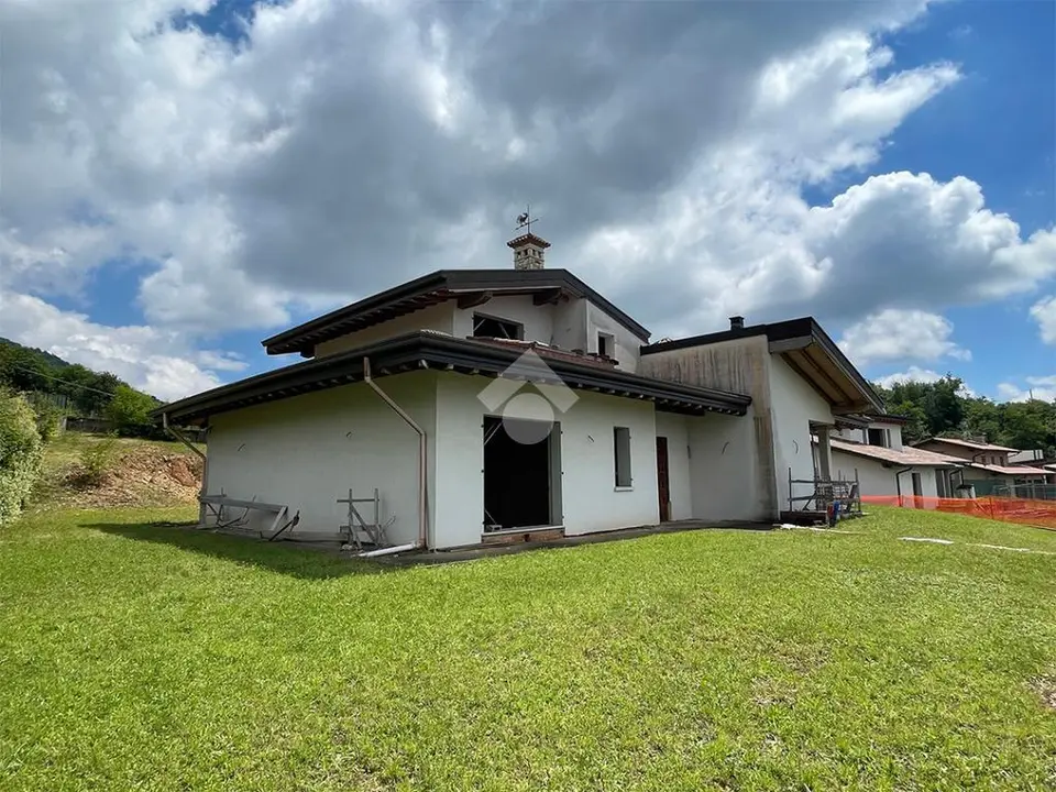 Villa singola in vendita a Brione
