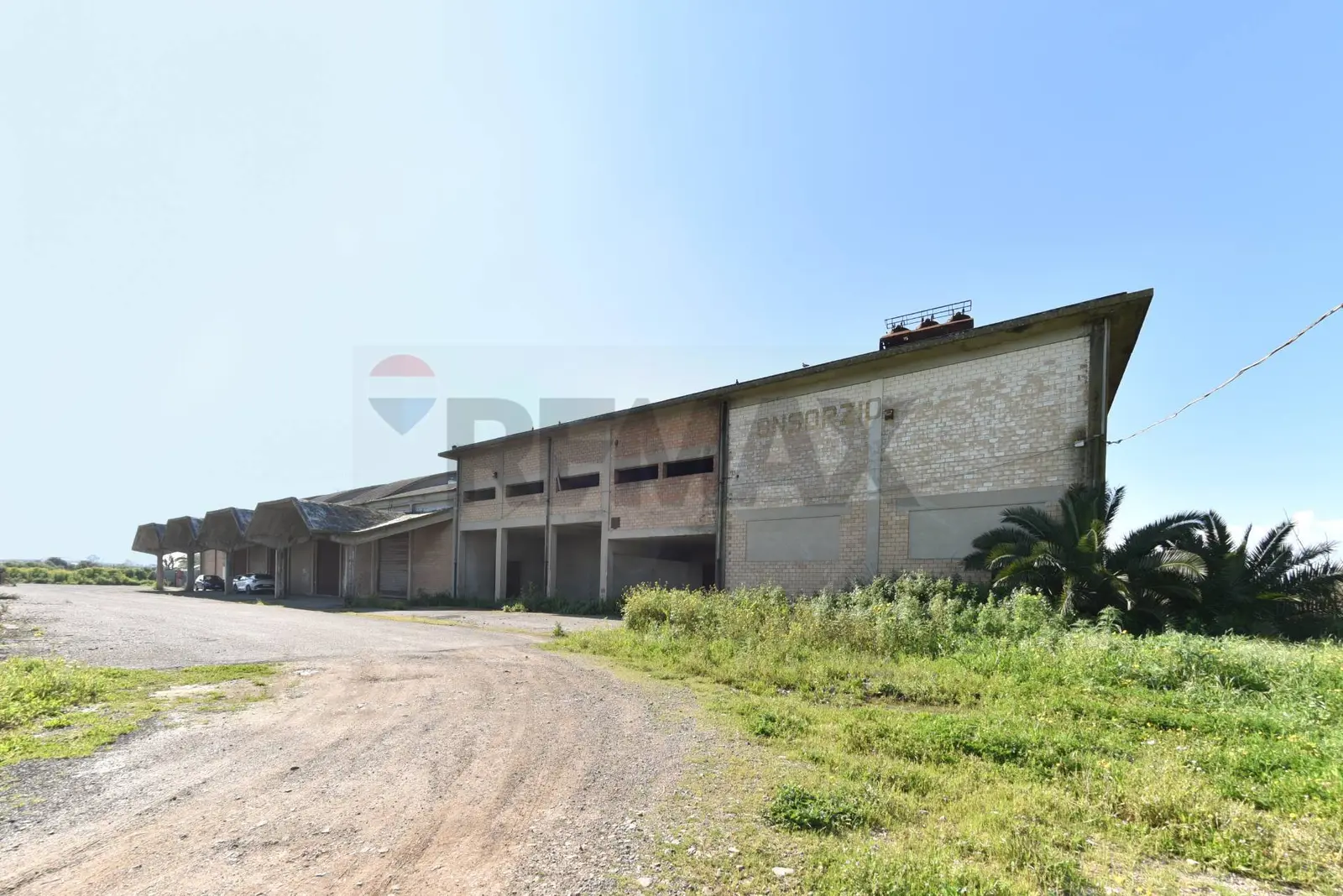 Capannone Industriale in Vendita a Elmas