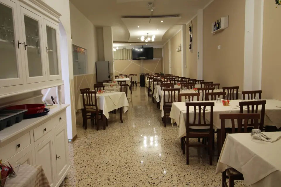 Attività in Piazza Giovanni XXIII 2, Manduria (TA)