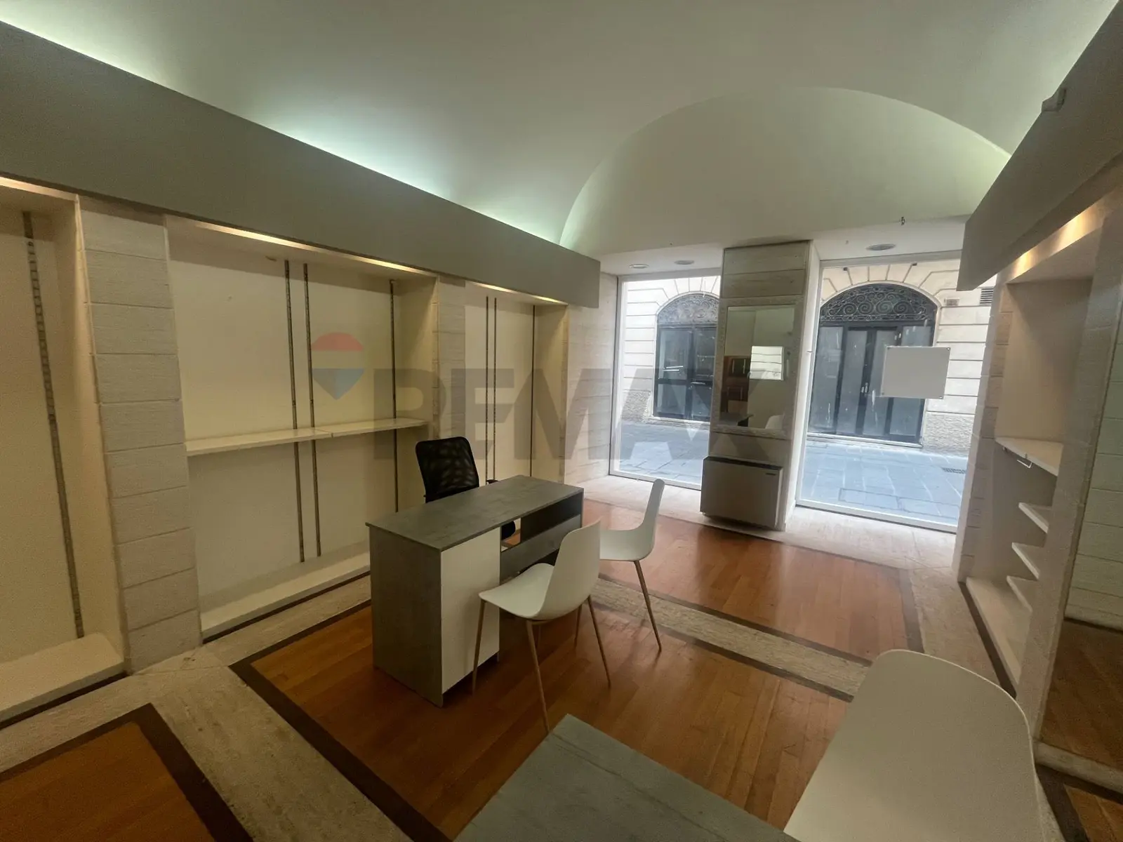 Locale Commerciale in Affitto a Foligno