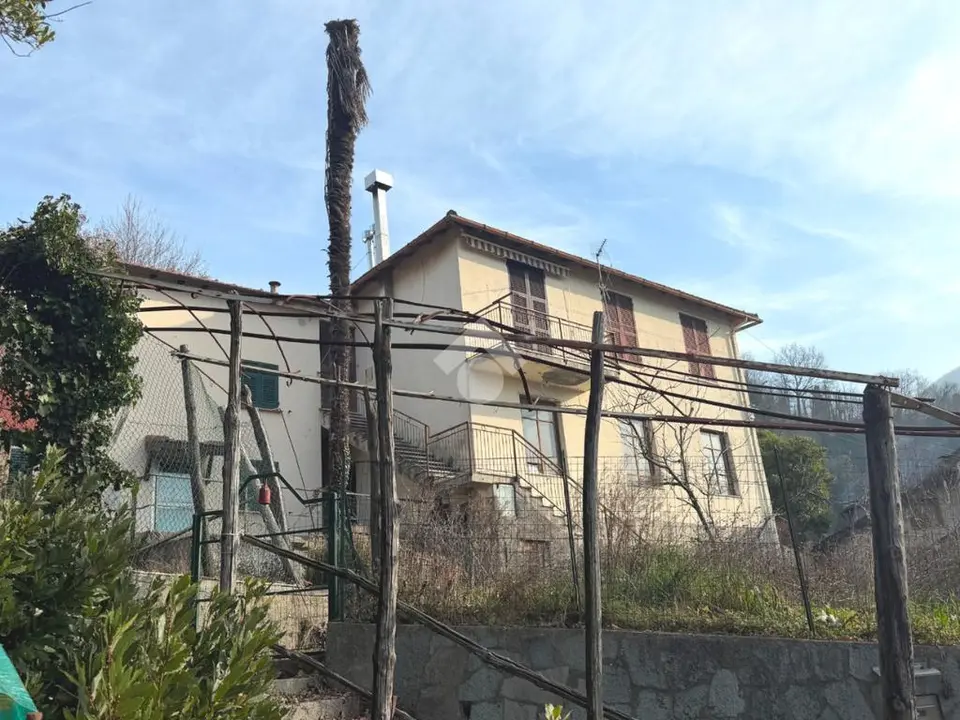 Bifamiliare in vendita a Serra Riccò