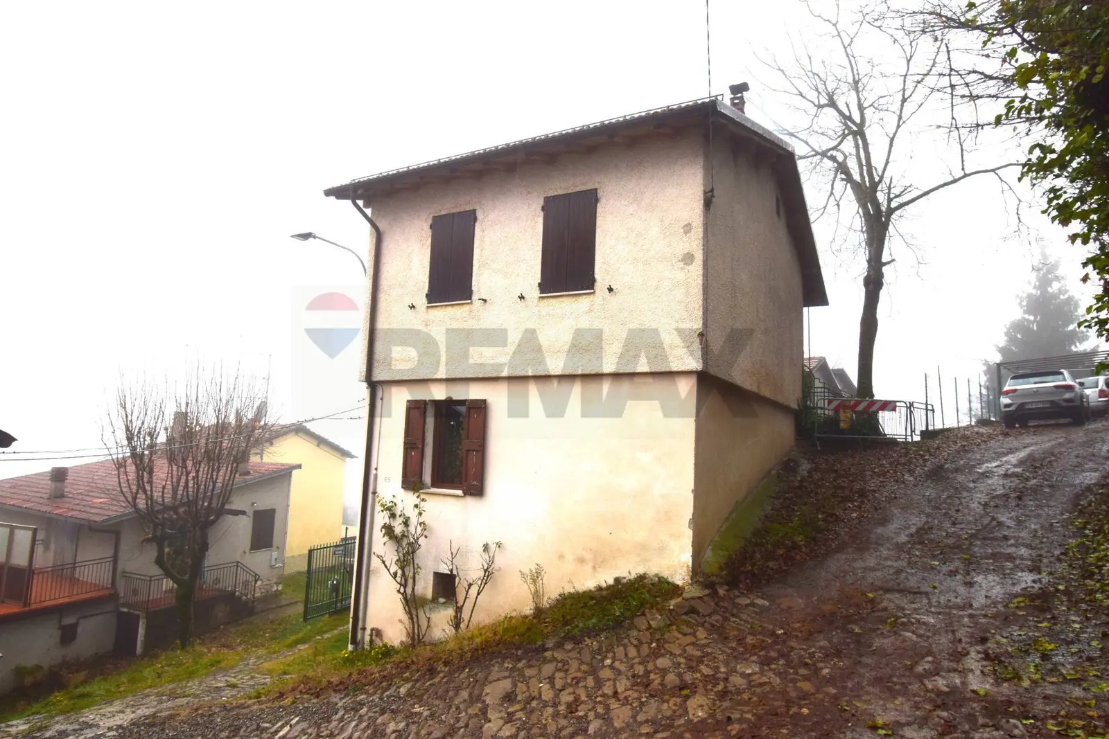 Casa Indipendente in Vendita a Tizzano Val Parma