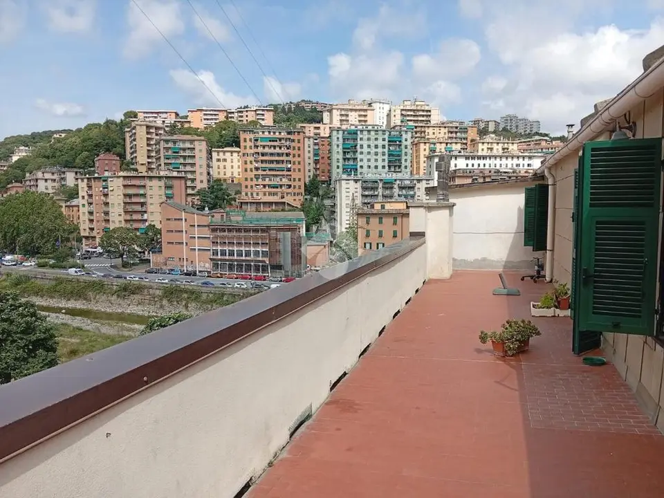 5 locali in vendita a Genova