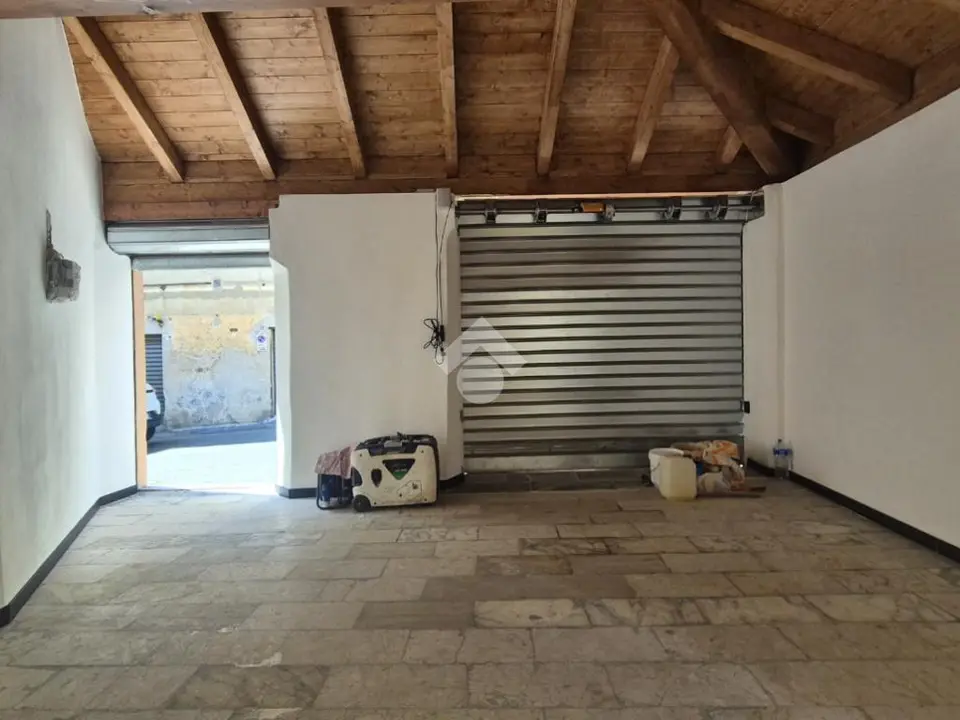 Box / posti auto in vendita a Genova