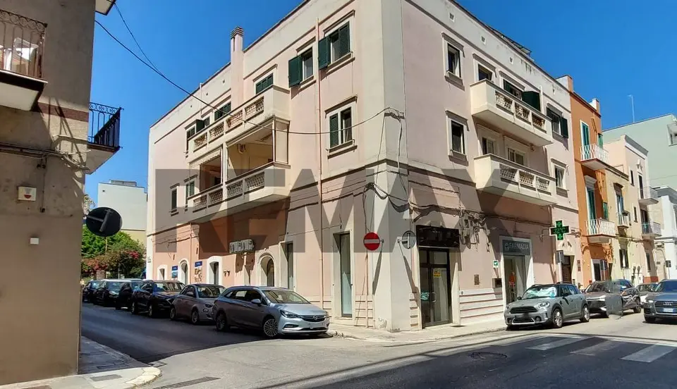 Locale Commerciale in Affitto a Monopoli