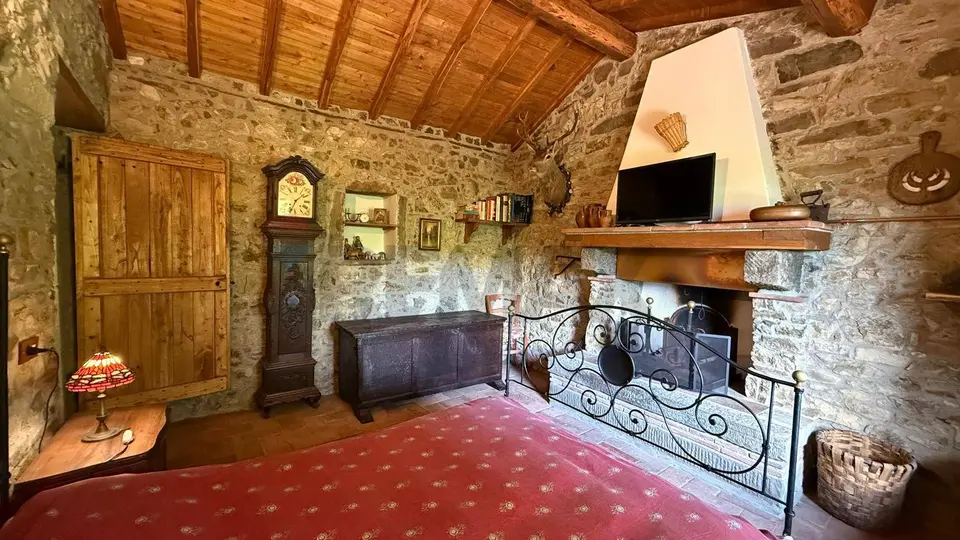 Rustico in Vendita a Bagni di Lucca
