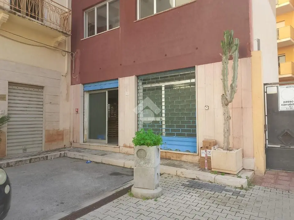 Box / posti auto in vendita a Marsala