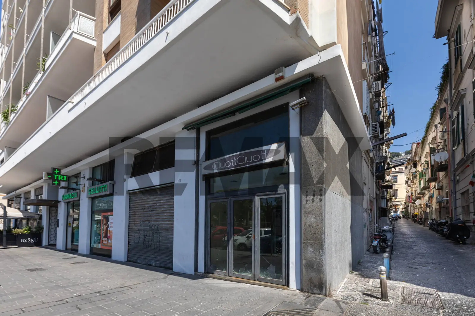 Locale Commerciale in Affitto a Napoli
