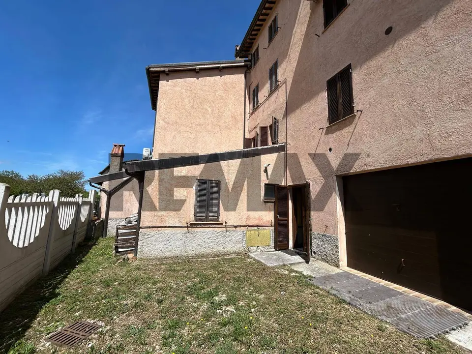 Porzione di casa in Vendita a Foligno