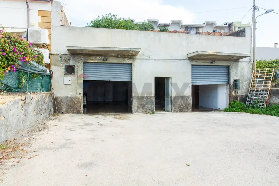 Locale Commerciale in Vendita a Augusta