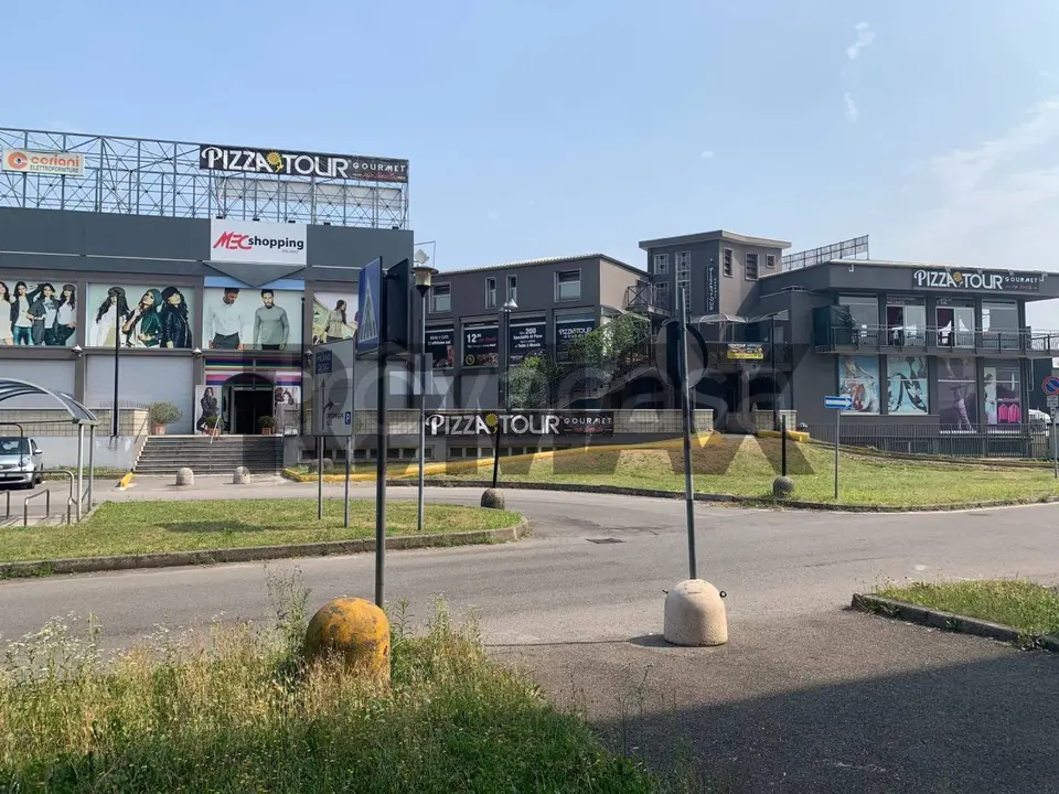 Locale Commerciale in Vendita a Lissone