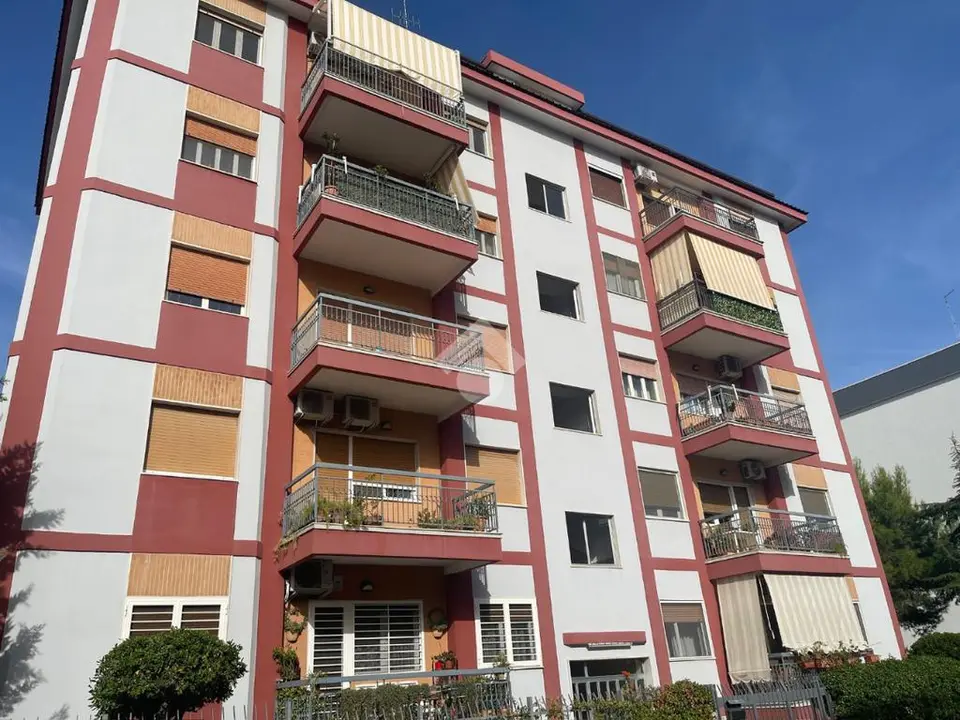 5 locali in vendita a Bari