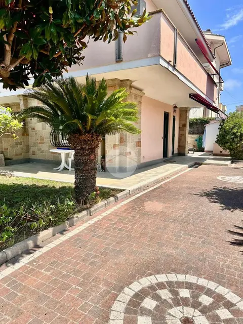 Porzione di quadrifamiliare in affitto a Anzio