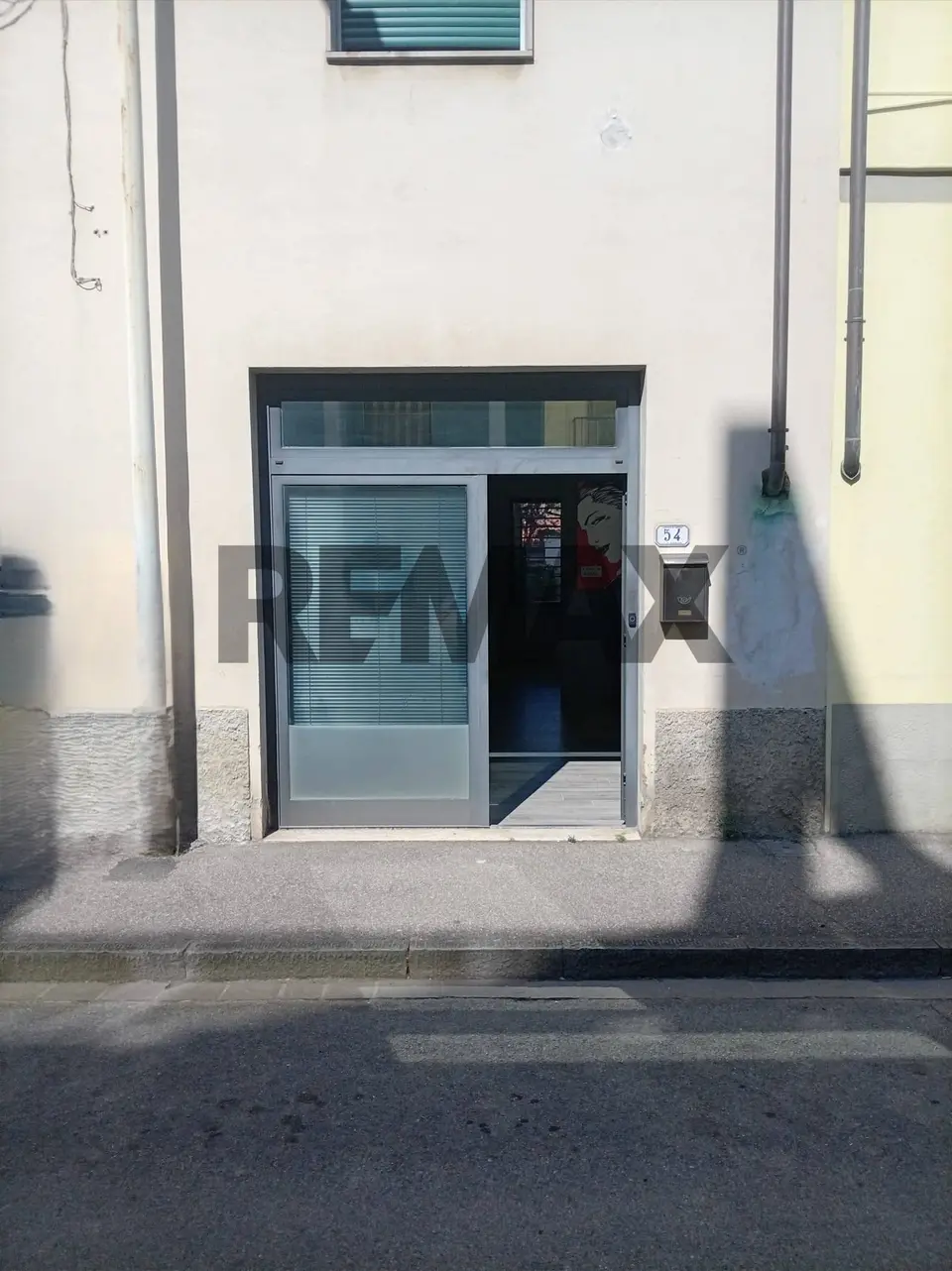 Locale Commerciale in Affitto a Empoli