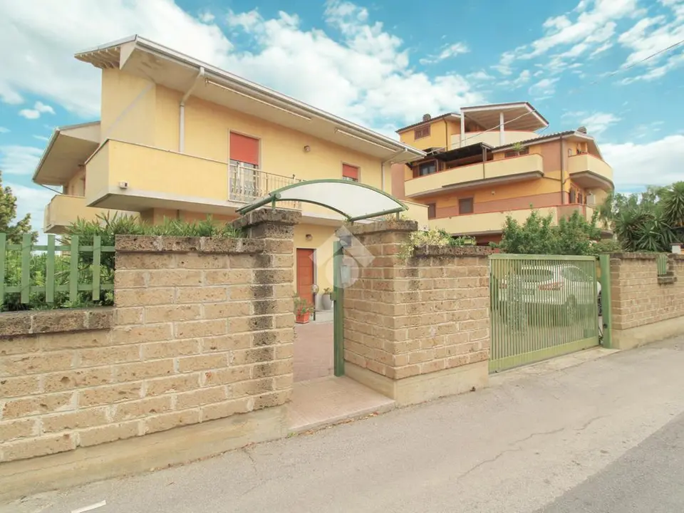 Bifamiliare in vendita a Pescara