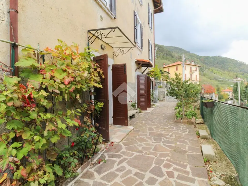 Casa indipendente in vendita a Gargnano