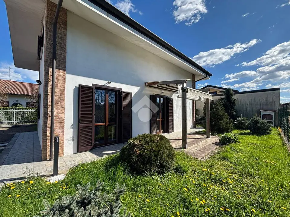 Villa singola in vendita a Front