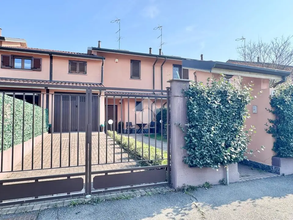Villa a schiera in vendita a Vernate