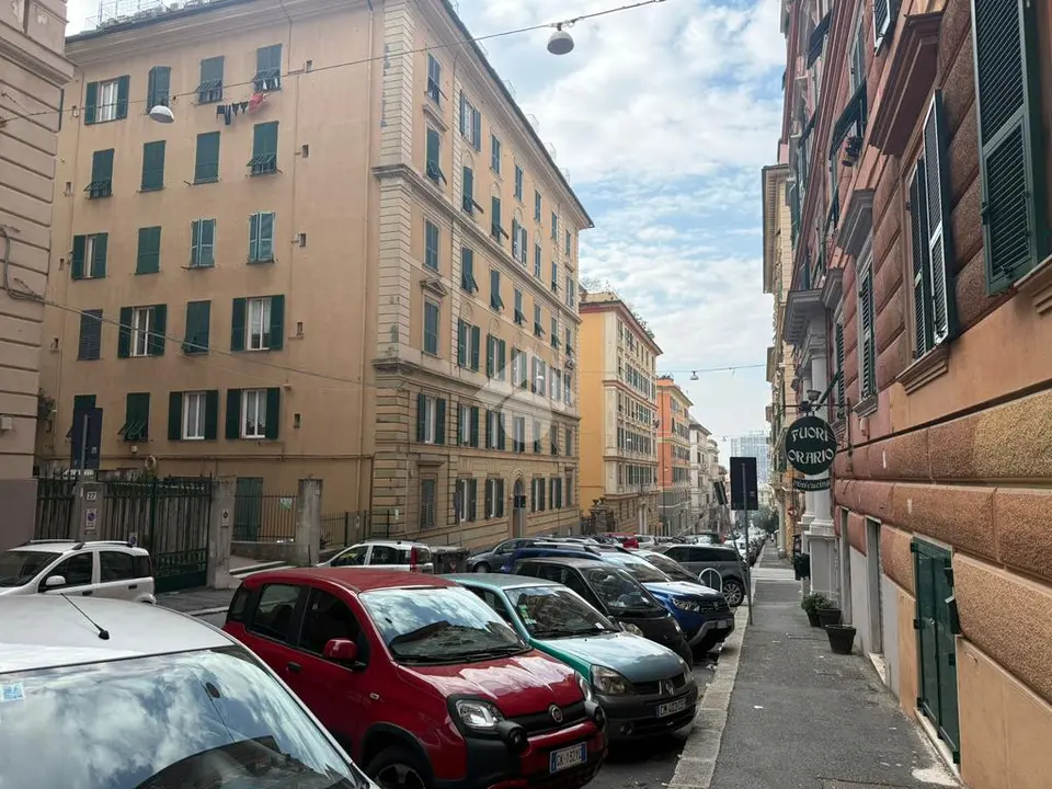 5 locali in affitto a Genova