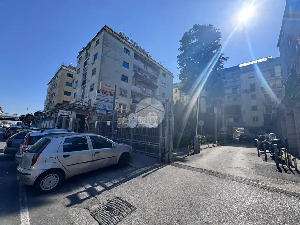 Quadrilocale in vendita a Napoli