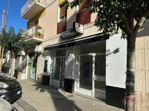 Negozio in Via Colonnello Francesco Magistri 101-103, Milazzo (ME)