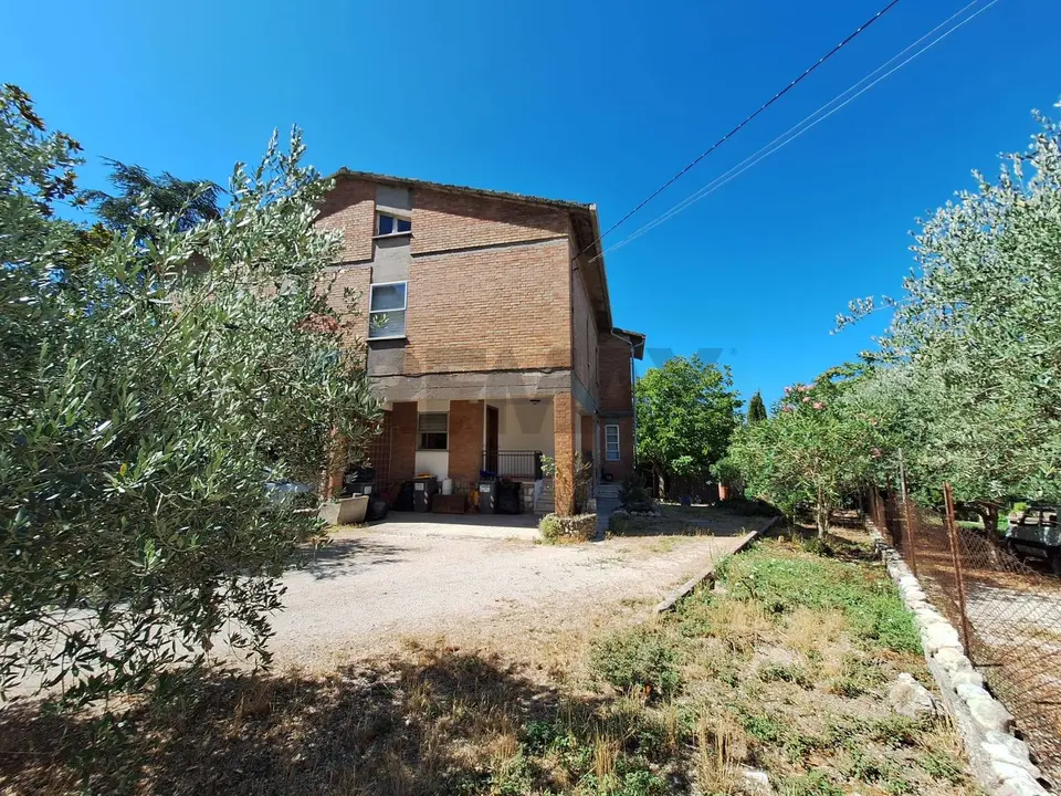 Casa Semindipendente in Vendita a Trevi