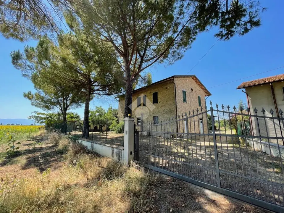 Casa indipendente in vendita a Assisi
