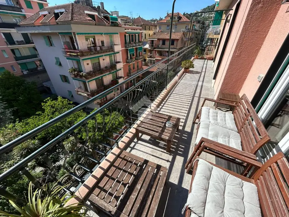 6 locali in vendita a Rapallo