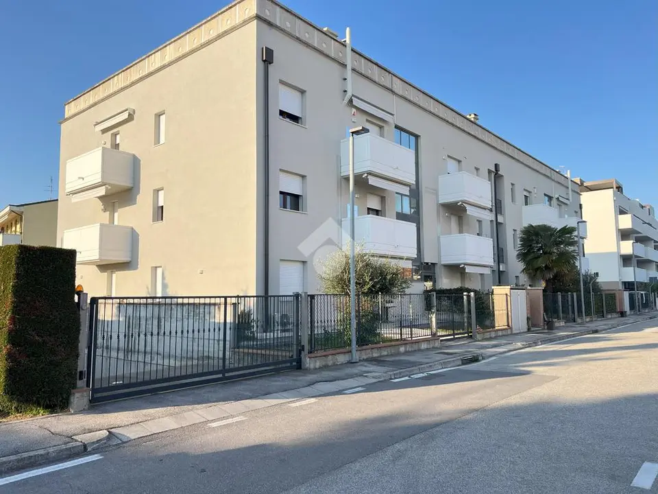 Box / posti auto in vendita a Vigodarzere