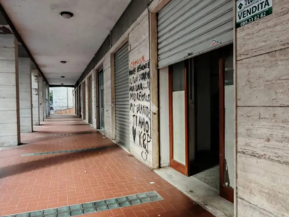 Box / posti auto in vendita a Salerno