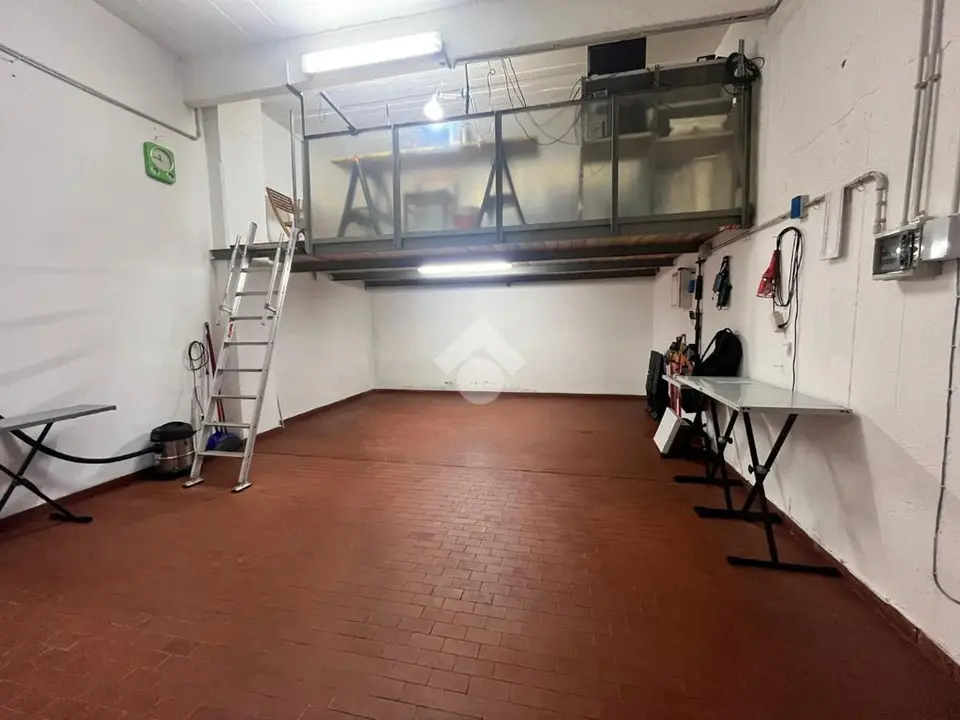 Box / posti auto in vendita a Genova