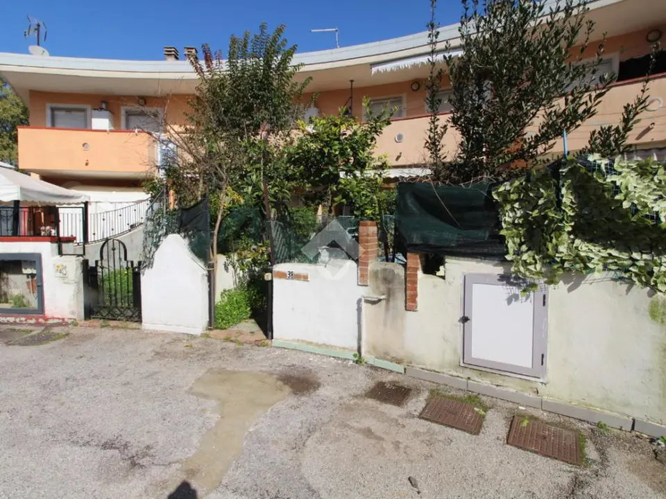 2-Zimmer-Reihenhaus zum Kauf in Agropoli